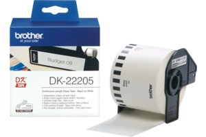 Rolă de etichete originală Brother DK-22205 de lungime continuă – negru pe alb, 62mm lățime