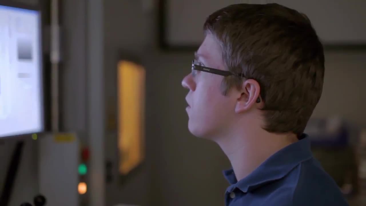 thumbnail video image 2 of HP T4P00UT#ABA Z640 Black Tower Workstation, E5-2620V4,, 2 of 16