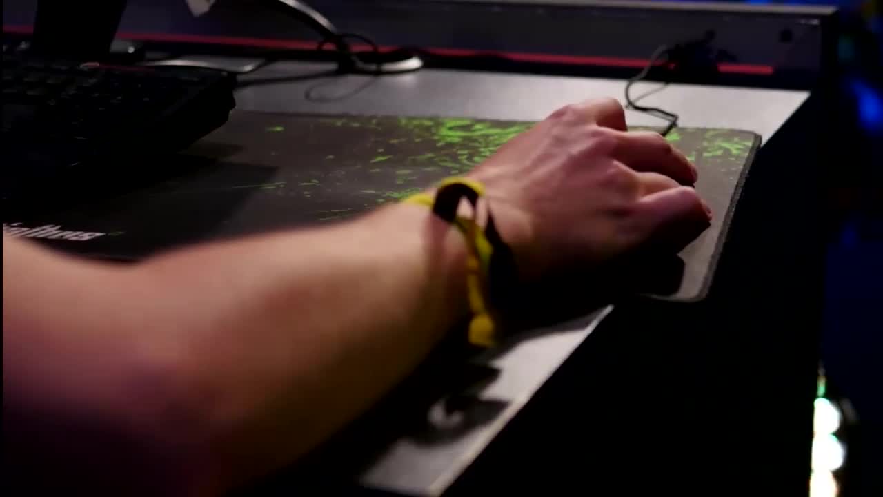 thumbnail video image 2 of SanDisk Extreme PRO - SSD - 240 GB - internal - 2.5" - SATA 6Gb/s, 2 of 3